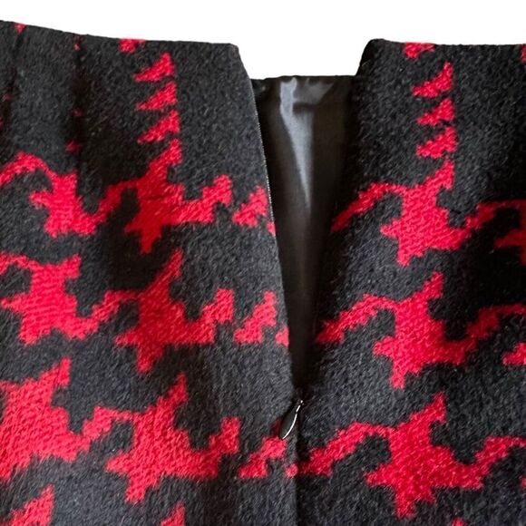Talbots Women's 6P Wool Blend Houndstooth Skirt Black & Red - Picture 5 of 7